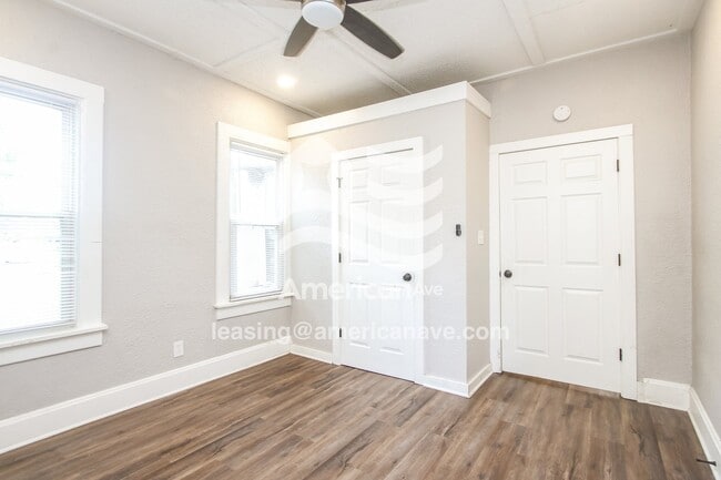 Building Photo - 1732 Draper St