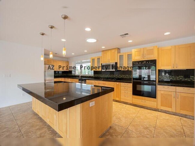 Building Photo - 5301 N 43rd Pl