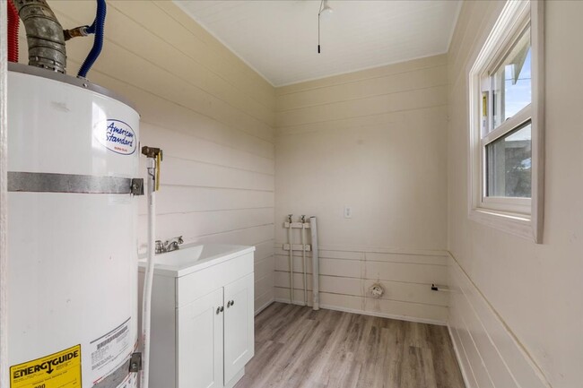 Building Photo - Single-family home with flexible leases - ...