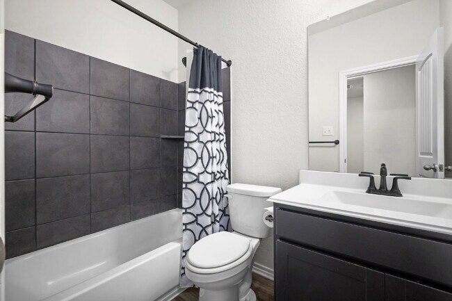 Building Photo - "Charming 3-Bed, 2-Bath Oasis with 1,753 S...