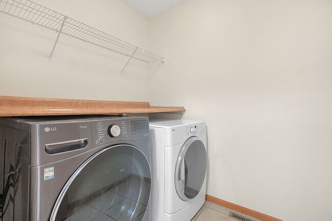 Building Photo - New Single Family Rental - Galloway