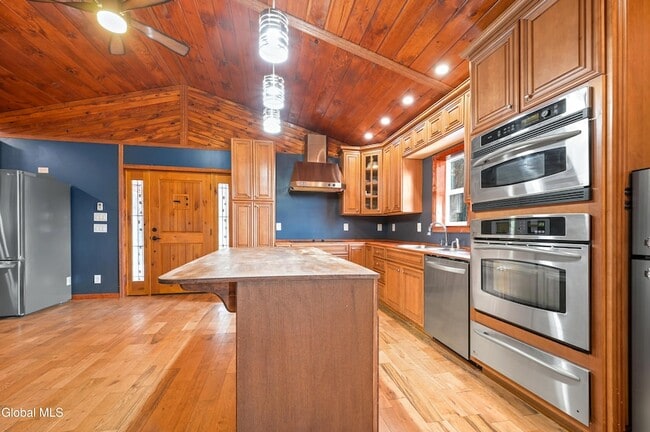 Building Photo - 217 Meade Rd