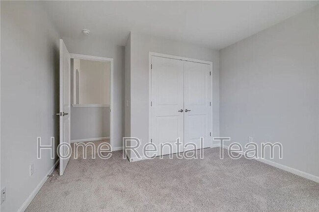 Building Photo - 113 Fenway St