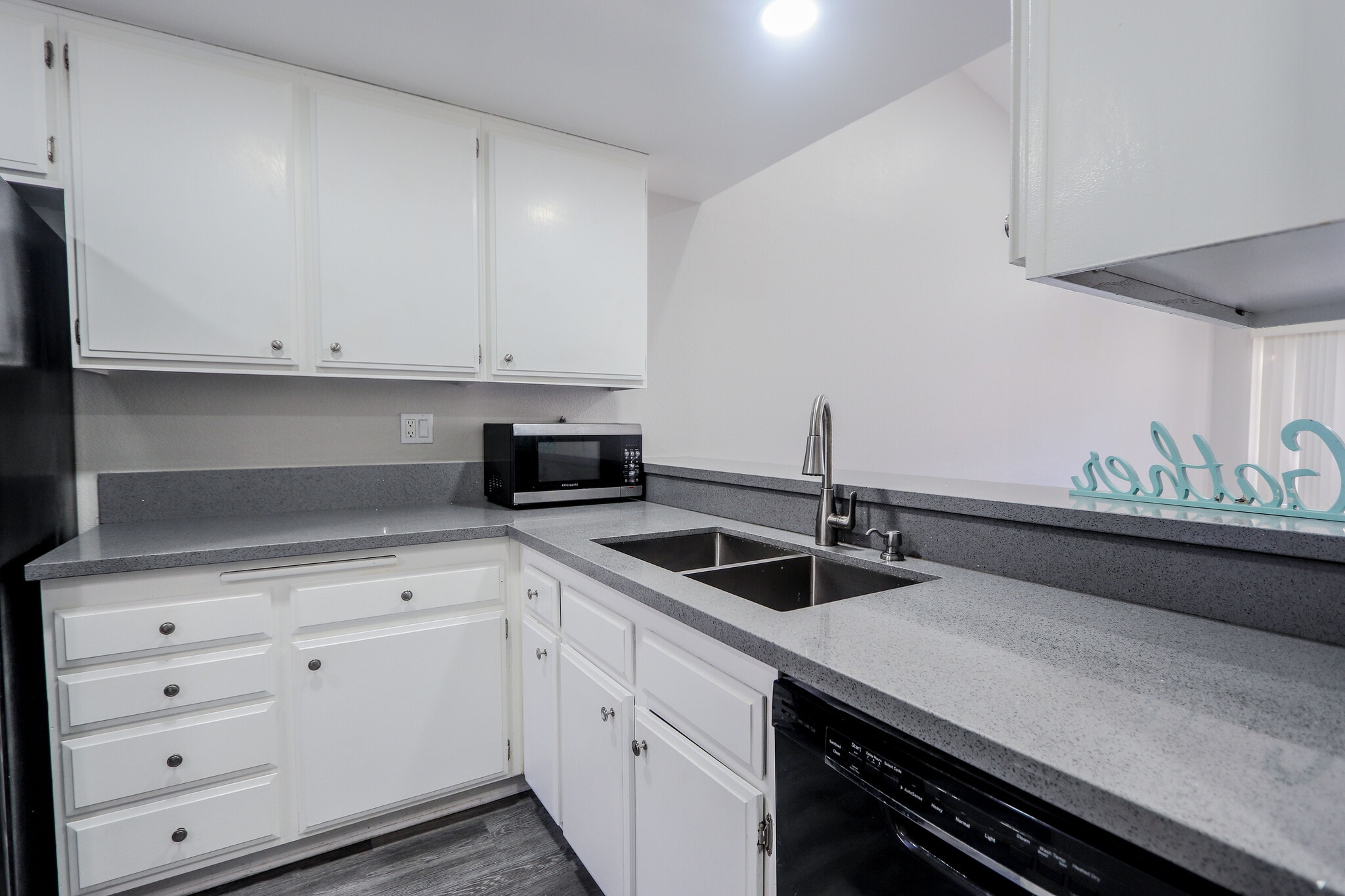 Building Photo - 1162 Desert Willow Ln