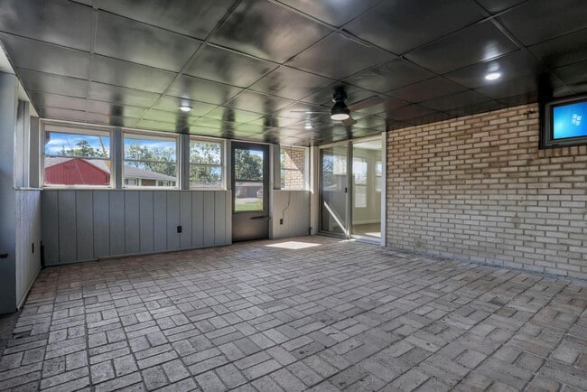 Building Photo - 1572 Ives Ave