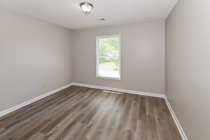 Building Photo - 9008 Country Leaf Cove