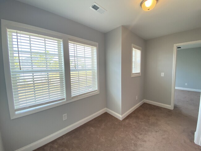 Building Photo - 900 Allstar Ave