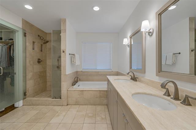 Building Photo - 6815 Ravendale Ln