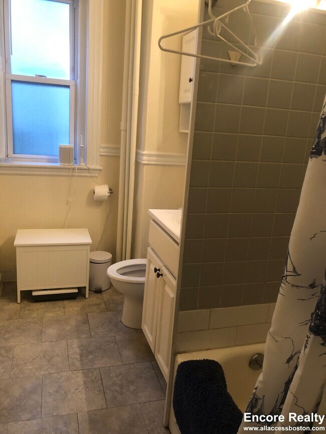 Building Photo - 360 Riverway