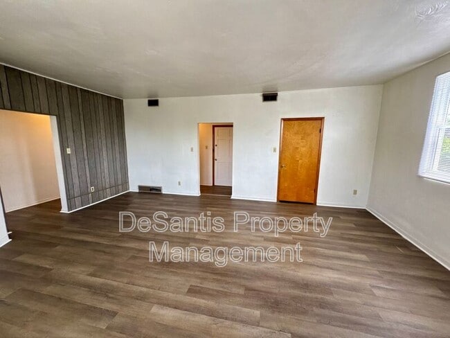 Building Photo - 212 N Highland Ave