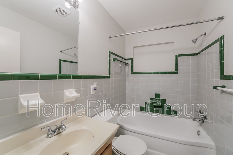 Building Photo - 1241 61st Ave N