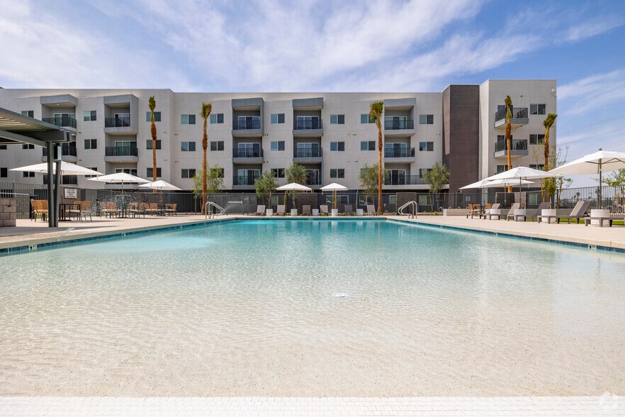 Resort Pool - Lucero Apartments