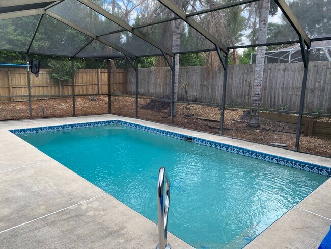 Building Photo - 5344 Elwood Rd