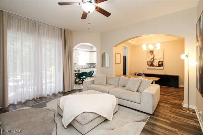 Building Photo - 1355 Mariposa Cir