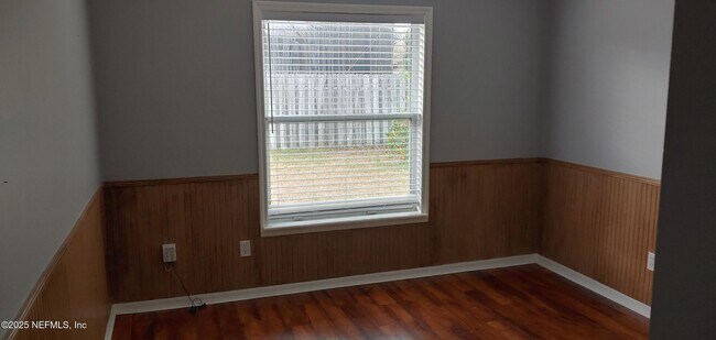 Building Photo - 916 Hyannis Port Dr
