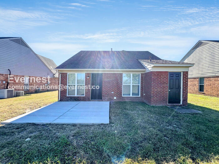 Building Photo - 5637 Kaitlyn Dr W