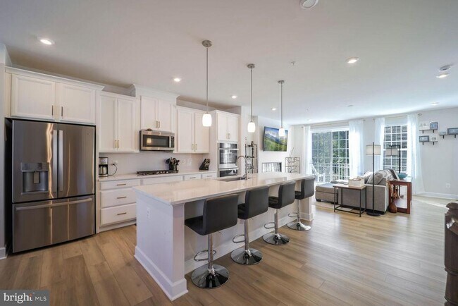 Building Photo - 10864 Foxtrot Cir