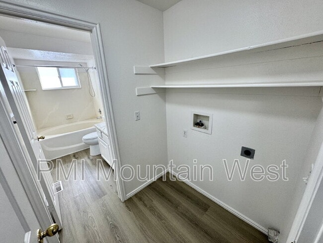 Building Photo - 49 S 200 W