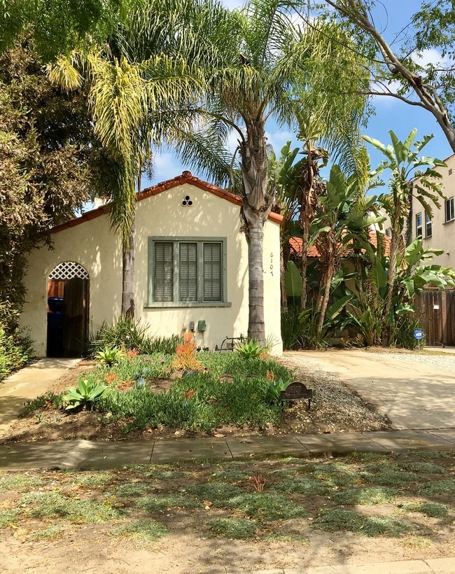 Building Photo - 6107 Saturn St