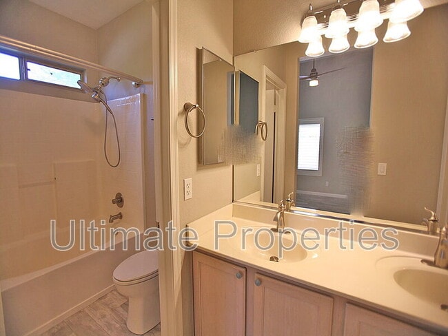 Building Photo - 3926 W Hackamore Dr