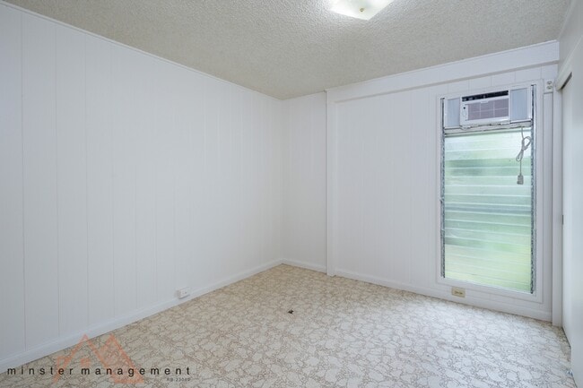 Building Photo - 1428 Ala Iolani St