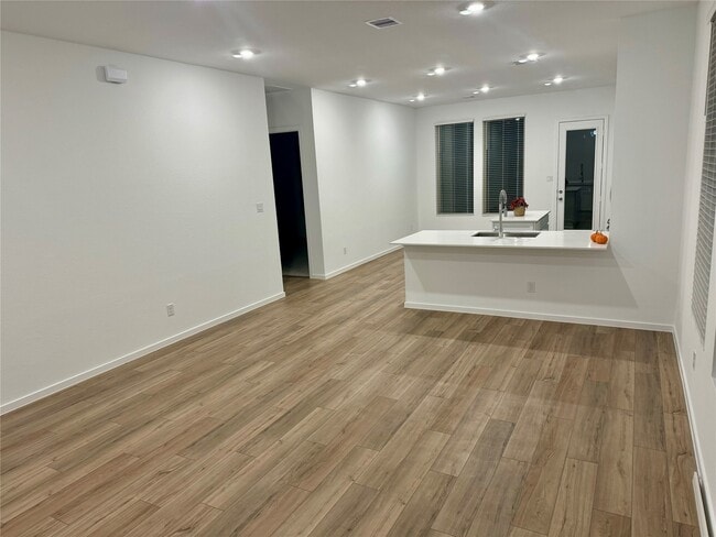 Building Photo - 8282 Boundary Waters Dr