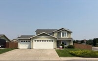 Building Photo - Spacious 4 Bedroom, 2.5 Bath w/3 Car Garage!