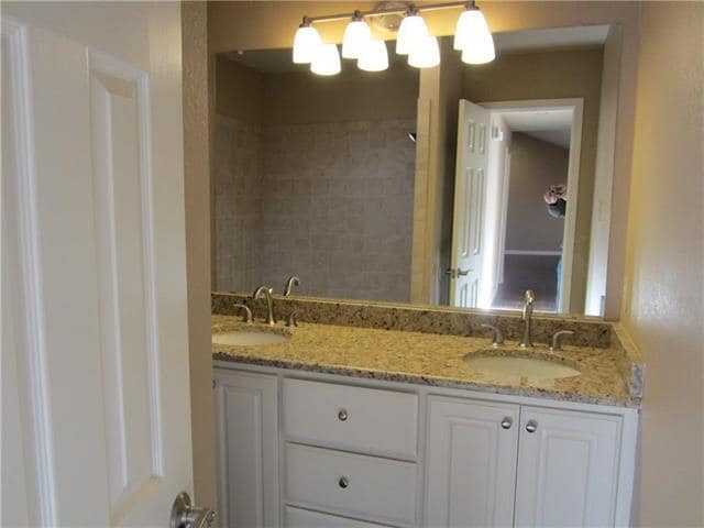 Building Photo - 209 Ginger Ln