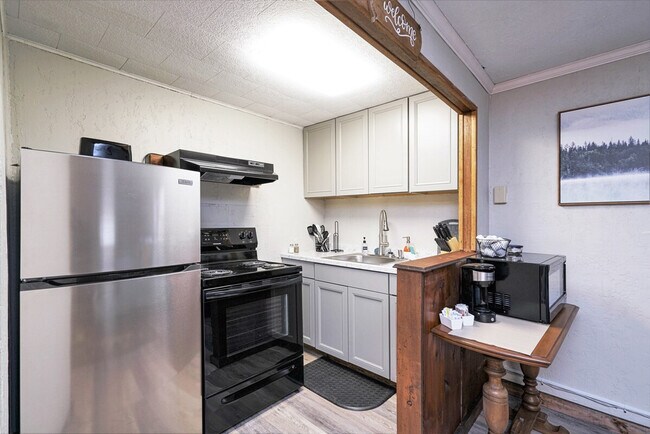 Building Photo - 72 Faulkner Rd