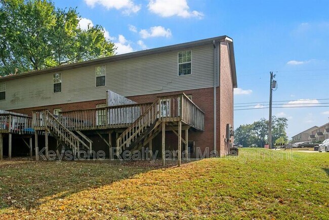 Building Photo - 3280 Tower Dr