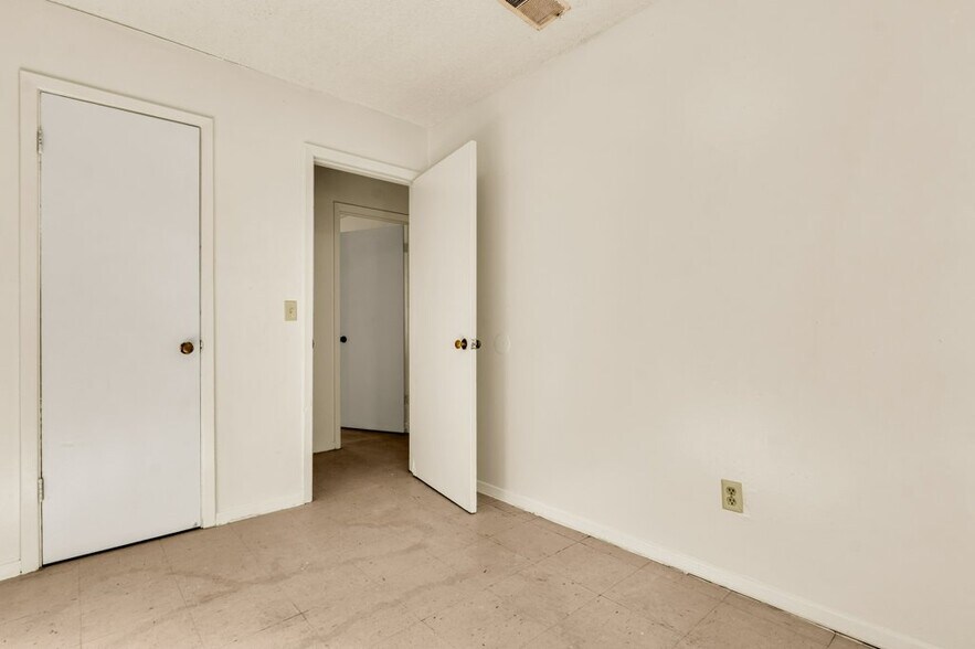 Building Photo - 95 Cottrell St