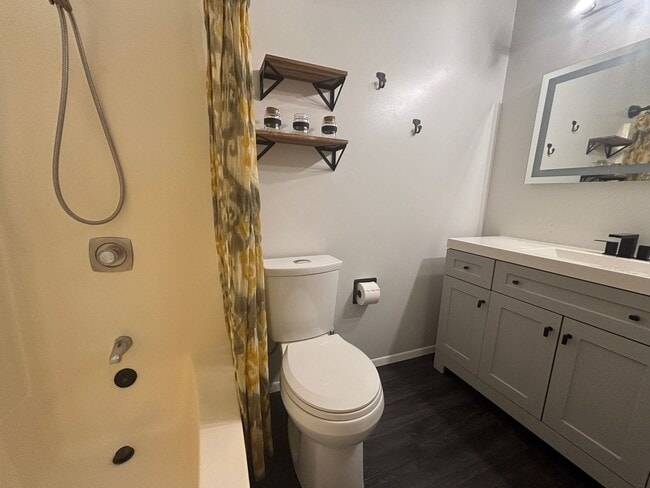 Building Photo - MOVE IN SPECIAL-- DECEMBER RENT FREE--Wonderful Single-Family Home in The Highland Area