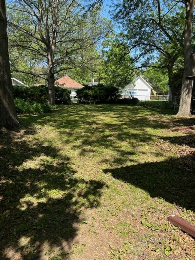 Building Photo - 4 bed 2 bath Home In Beatrice, NE