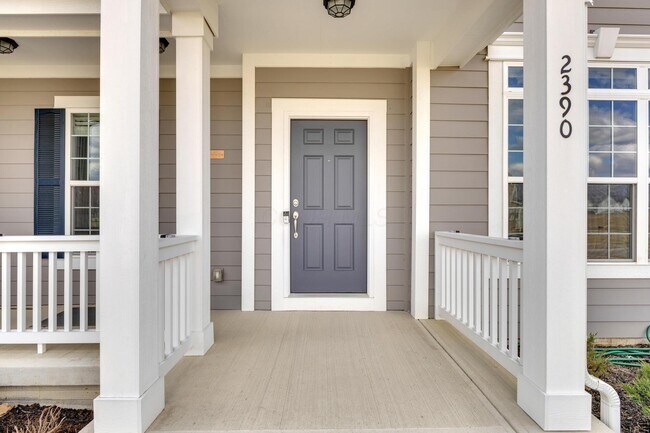 Building Photo - 2390 Glenvale Dr