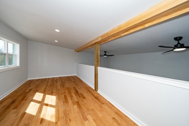 Building Photo - 210 Lincoln Ct