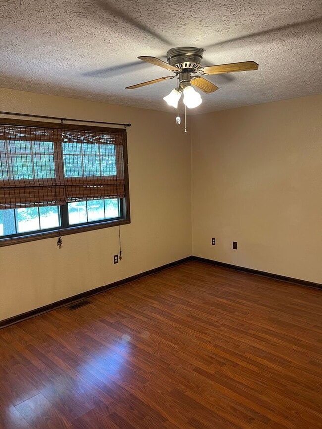 Building Photo - Available July 25th!!! No showings until June 1st