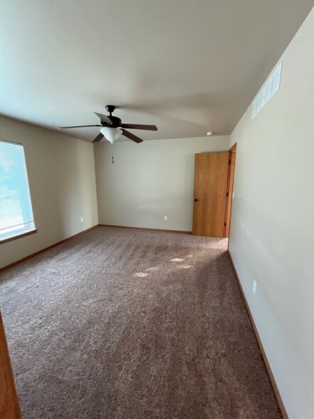 second upstairs bedroom - 1480 Palisades Dr