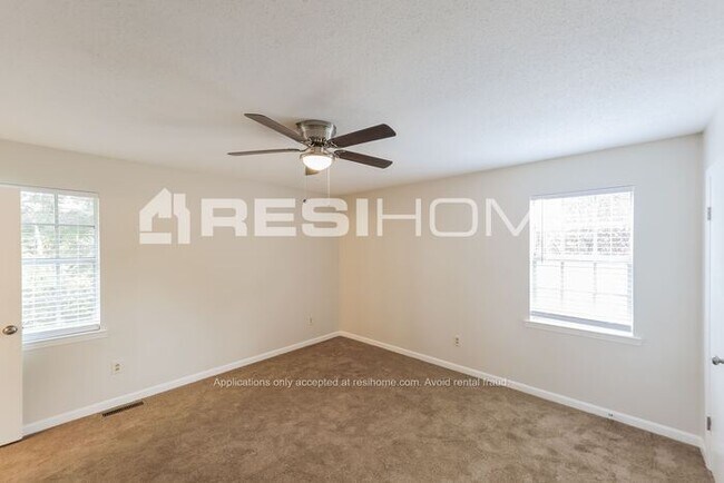 Building Photo - 741 Twin Ridge Dr