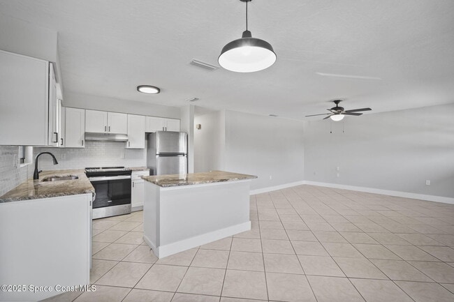 Building Photo - 201 Cocoa Isles Blvd