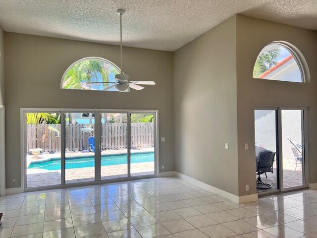 Building Photo - 10357 Buena Ventura Dr