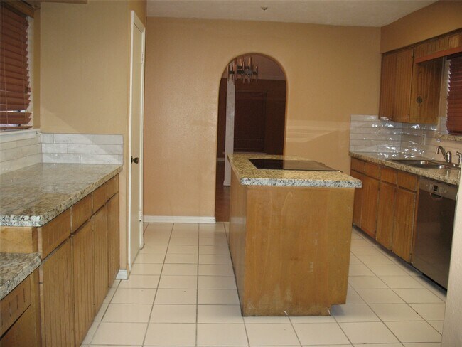 Building Photo - 6030 Gallant Forest Dr