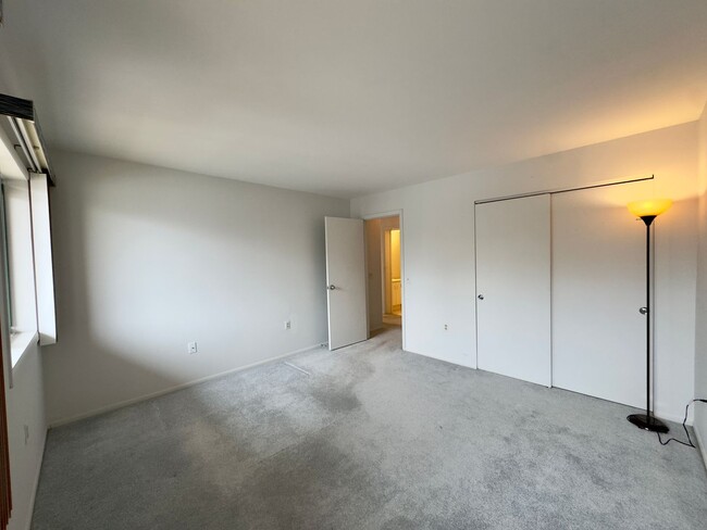 Building Photo - Spacious 2-Bedroom Condo in Owings Mills