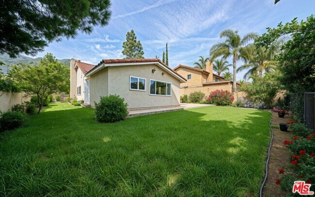 Building Photo - 2660 Conata St