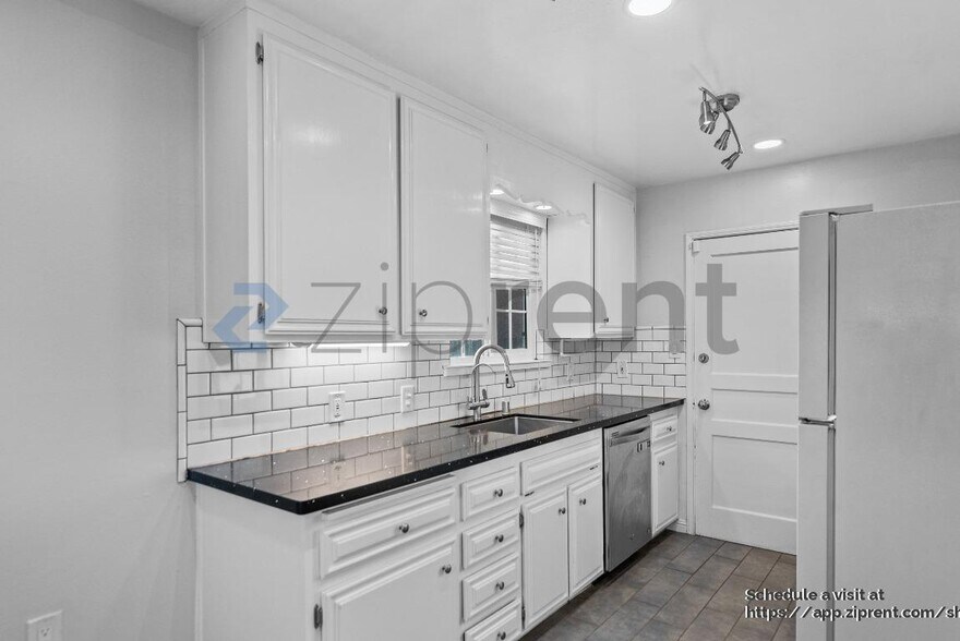 Building Photo - 3848 James Ave