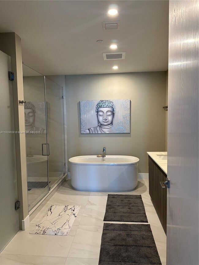 Building Photo - 17550 Collins Ave