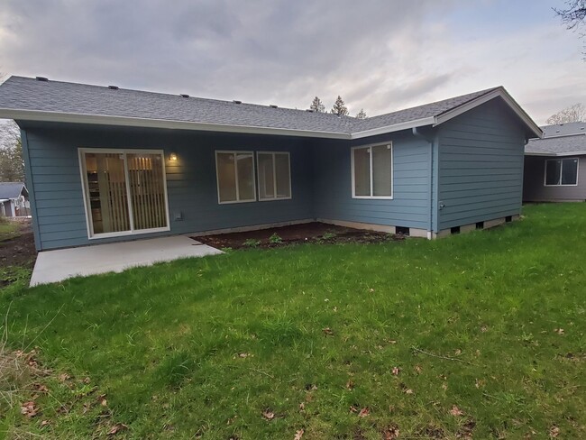 Building Photo - Adorable Newer Home in a Great Location Wi...