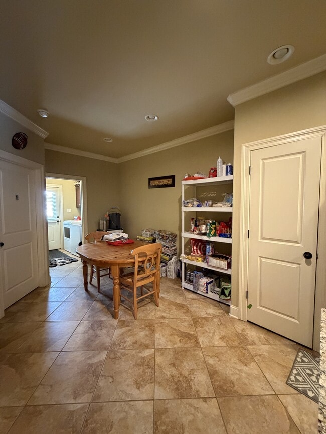 Building Photo - 2495 Old Taylor Rd