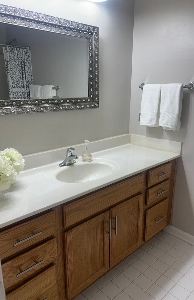 Building Photo - 91 Hunt Club Dr