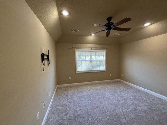 Building Photo - 2520 Granite Pointe