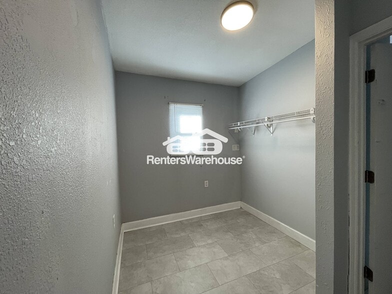 Building Photo - 4130 1st Ave S